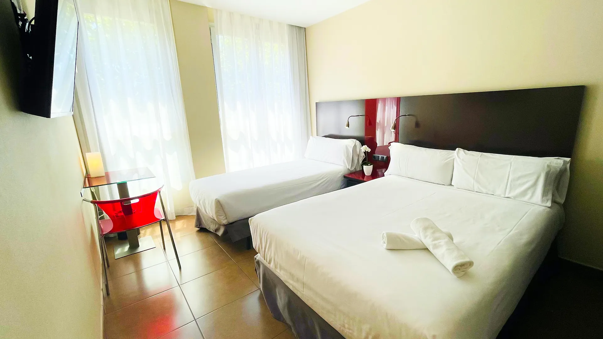 ***  Sm Hotel Teatre Auditori Barselona İspanya